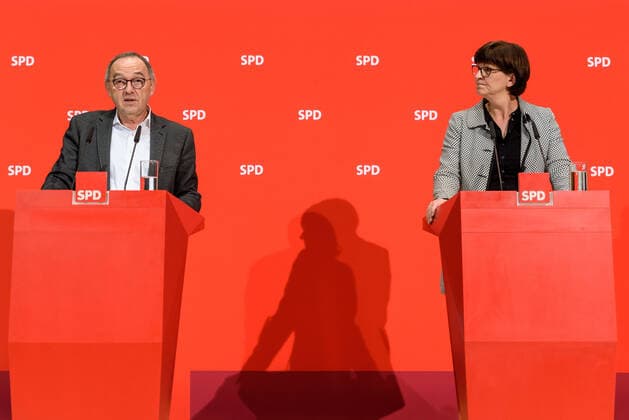Press conference of the SPD with the two party leaders Saskia Esken and Norbert Walter Borjans in the Berlin Willy Brandt House after the meeting of the party executive snapshot photography F Boillot