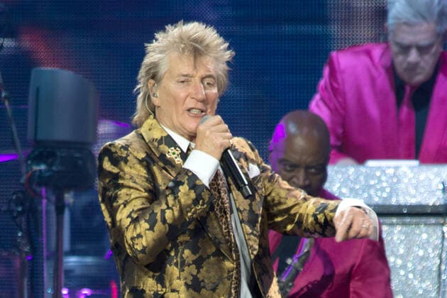 Rod Stewart performs at the 02 Arena in London. DECEMBER 17th 2019  TSTx194344