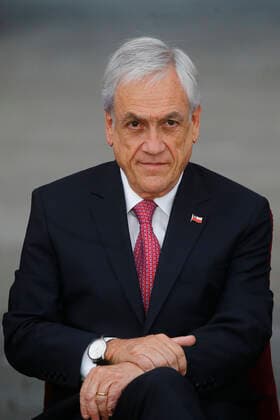 Santiago, 19 de diciembre 2019 El Presidente de la Republica, Sebastian Pinera, durante la entrega de condecoracion a graduados de Academias Politecnicas, de Guerra y Policiales. Ramon Monroy Aton Chile, Santiago Chile Aton_380540 *** Santiago, December 19, 2019 The President of the Republic, Sebastian Pinera, during the presentation of the decoration to graduates of the Polytechnic, War and Police Academies Ramon Monroy Aton Chile, Santiago Chile Aton 380540  Copyright: RAMONxMONROY ATONCHILE