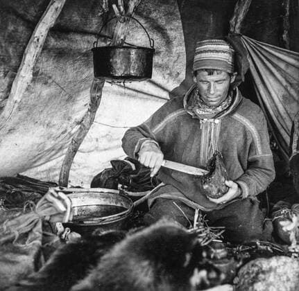 Sami man in his hut, Finland  www.geographyphotos.com PublicxDomain 968_16_sami_man_hut