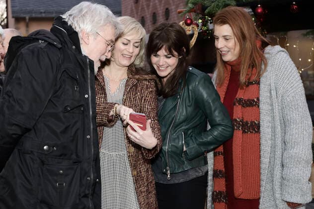 Rolf Silber, Gesine Cukrowski, Felicitas Woll and Elena Uhlig at the photo shoot for the start of the ZDF Film Weihnachtstöchter AT shoot at Saalhof Frankfurt, 19 12 2019 Foto:xP.xBackx xFuturexImage