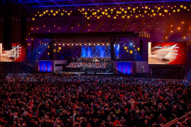 For the first time the Dresdner Kapellknaben are on stage with the Kreuzchor at the 5 Advent concert in the Rudolf Harbig Stadium Dresden