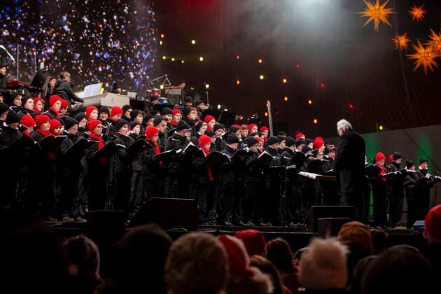 For the first time the Dresdner Kapellknaben are on stage with the Kreuzchor at the 5 Advent concert in the Rudolf Harbig Stadium Dresden