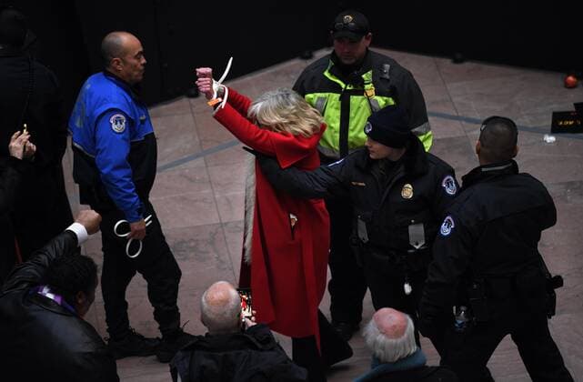 December 20, 2019, Washington, DC, USA: Jane Fonda holds a rally to highlight climate change and is arrested for civil disobedience at the Hart Senate Office building on Captiol Hill on the eve of her 82 birthday in Washington DC on December 20, 2019. She has been holding Fire Drill Fridays every week and is regularly joined by other celebrities. Washington USA - ZUMAg208 20191220_zap_g208_007 Copyright: xCarolxGuzyx