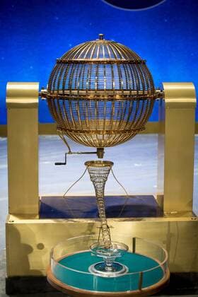 View of one of the spheres during the eve of the Spanish Christmas Lottery draw at the Teatro Real , the Royal Opera house in Madrid, Spain, 21 December 2019. This year the traditional Spanish Christmas lottery El Gordo (The Fat One) will share 2.380 billion euros to numerous prizes. Preparations for traditional Spanish Christmas Lottery draw !ACHTUNG: NUR REDAKTIONELLE NUTZUNG!  Copyright: xLucaxPiergiovannix GRAF3117 20191221-637125592515614553