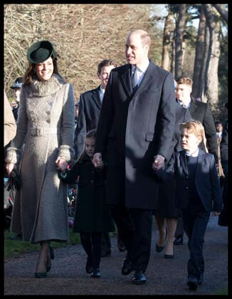 . 25 12 2019. Sandringham, United Kingdom. Duke and Duchess of Cambridge with Prince George and Princess Charlotte arriving at the Christmas Day church service at Sandringham in Norfolk, United Kingdom.  xStephenxLockx xi-Imagesx IIM-20597-0003