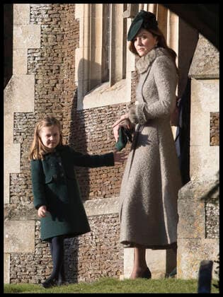 . 25 12 2019. Sandringham, United Kingdom. The Duchess of Cambridge and Princess Charlotte leaving the Christmas Day church service at Sandringham in Norfolk, United Kingdom.  xStephenxLockx xi-Imagesx IIM-20597-0069
