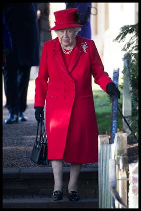 . 25 12 2019. Sandringham, United Kingdom. Queen Elizabeth II leaving the Christmas Day church service at Sandringham in Norfolk, United Kingdom.  xStephenxLockx xi-Imagesx IIM-20597-0071