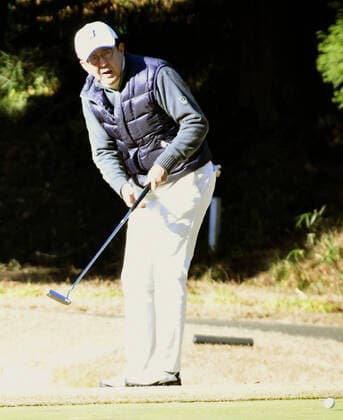 Entertainment Bilder des Tages Japan PM Abe plays golf Japanese Prime Minister Shinzo Abe plays golf in Inagi, Tokyo, on Dec. 29, 2019. 