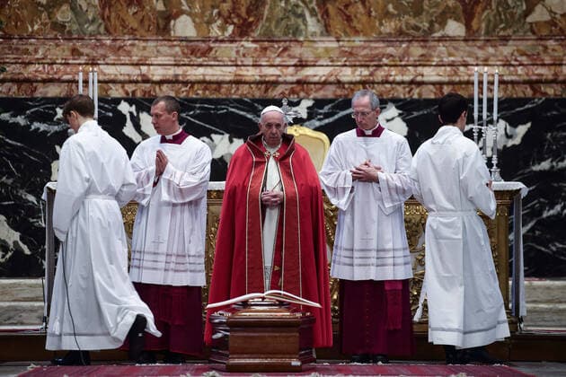 Bilder des Jahres 2020, News 01 Januar News Themen der Woche KW01 News Bilder des Tages January 2, 2020 - Vatican City (Holy See) - POPE FRANCIS presides over funeral mass of the Cardinal Prosper Grech in St. Peter s Basilica at the Vatican. Â© via ZUMA Wire) Vatican City State - ZUMAi15_ 20200102_zaf_i15_007 Copyright: xEvandroxInettix