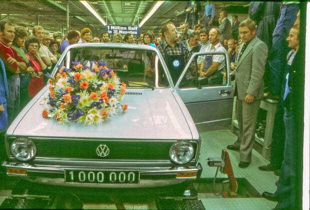 VW Golf Produktion - der 1 Mill. Golf läuft im Oktober 1976 vom Band *** VW Golf production of the 1 Mill Golf rolls off the line in October 1976