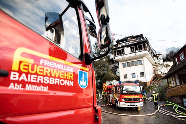 Millionenschaden: Drei-Sterne-Restaurant komplett niedergebrannt Traube Tonbach In der Nacht zum Sonntag brannte der Restaurantkomplex der Schwarzwaldstube komplett nieder, Millionenschaden., 72270 Baiersbronn, Deutschland *** Million damage Three star restaurant completely burned down Traube Tonbach In the night from Sunday the restaurant complex of the Schwarzwaldstube completely burned down, million damage, 72270 Baiersbronn, Germany Copyright: 7aktuell.dex xMarcxGruber