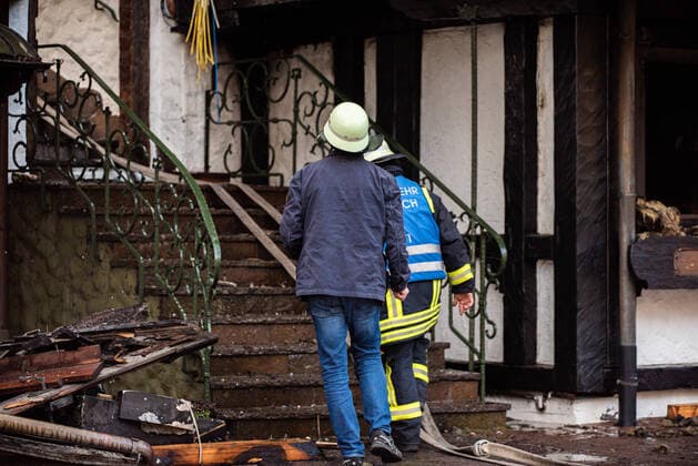 Millionenschaden: Drei-Sterne-Restaurant komplett niedergebrannt Traube Tonbach In der Nacht zum Sonntag brannte der Restaurantkomplex der Schwarzwaldstube komplett nieder, Millionenschaden., 72270 Baiersbronn, Deutschland *** Million damage Three star restaurant completely burned down Traube Tonbach In the night from Sunday the restaurant complex of the Schwarzwaldstube completely burned down, million damage, 72270 Baiersbronn, Germany Copyright: 7aktuell.dex xMarcxGruber