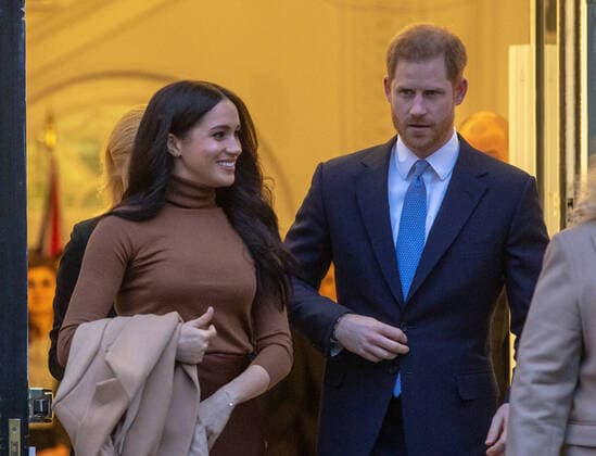 Bilder des Jahres 2020, Entertainment 01 Januar Entertainment Bilder des Tages . 07 01 2020. London, United Kingdom. The Duke and Duchess of Sussex visit Canada House to meet with HE. MS. Janette Charette, High Commissioner, as well as the staff to thank them for the warm Canadian hospitality and support they received durung their recent stay in Canada. The Duke and Duchess of Sussex visit Canada House. London.  xMarkxThomasx xi-Imagesx IIM-20610-0021