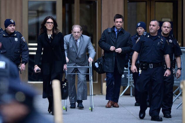 Bilder des Jahres 2020, News 01 Januar Entertainment Bilder des Tages January 7, 2020, New York, NY, USA: January 7, 2020 New York City..Harvey Weinstein leaving criminal court with his lawyers on January 7, 2020 in New York City. New York USA  - ZUMAny1_ 20200107_zaf_ny1_021 Copyright: xKristinxCallahanx