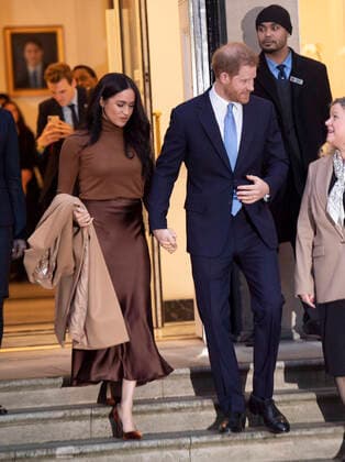 PAP01202304 On their first official engagement in the new year, Prince Harry, Duke of Sussex and Meghan, Duchess of Sussex, visit Canada House in London. Their Royal Highnesses wanted to meet with HE. Ms. Janice Charette, High Commissioner in Canada to the UK as well as staff to thank them for the warm Canadian hospitality and support they received during their recent stay inn Canada. After their meeting the royal couple visit the Canada Gallery to view a special exhibition by Indigenous Canadian artist, Skawennati. Pictured: Prince Harry, Duke of Sussex, Meghan, Duchess of Sussex 249541 2020-01-07 London Markle, Meghan (Duchesse de Sussex) Copyright: xPapixsx xStarfacex STAR_249541_001