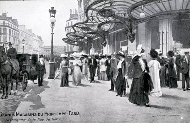 PARIS - Grands Magasins Grands magasins du Printemps, Paris. La marquise de la rue du Havre . Carte postale vers 1906. Credit : IM KHARBINE-TAPABOR *** PARIS Department Stores Printemps department stores, Paris The marquise on rue du Havre Postcard circa 1906 Credit IM KHARBINE TAPABOR  KH237394