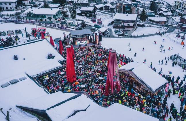 Saalbach Hinterglemm 08 01 2020, Goassstall, Saalbach Hinterglemm, AUT, DJ Oetzi Summit Tour, in the picture Overview General View during the Opening Concert of the DJ Oetzi Summit Tour at the Goassstall, Saalbach Hinterglemm on 2020 01 08  EP_fei