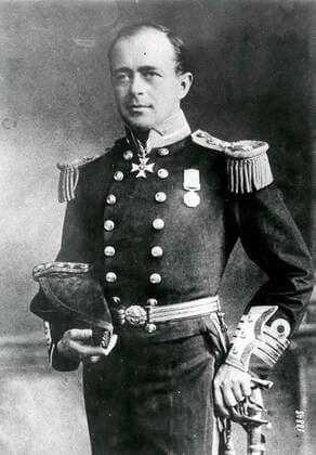 SCOTT Robert Falcon Portrait of Captain Robert Falcon SCOTT 1868 1912 Photograph circa 1900 Credit Collection KHARBINE TAPABOR  KH260680