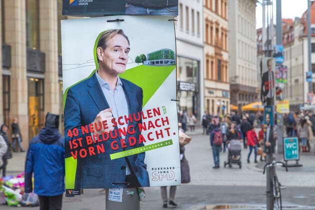 A new Lord Mayor will be elected in Leipzig on 2 February 2020 The candidates for the post in the New City Hall are Burkhard Jung SPD , Franziska Riekewald LINKE , the Saxon Minister of Justice Sebastian Gemkow CDU , Katharina Krefft Grüne , Christoph Neumann AfD , Marcus Viefeld FDP as well as a candidate of the DIE PARTEI and Ute Gabelmann Piraten Here are the different election posters in the city centr
