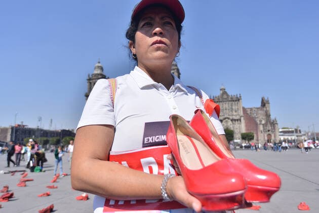 Protest against 30 years of Feminicides MEXICO CITY, MEXICO - JANUARY 11: A group of women join at Zocalo to take part during a protest with red-painted shoes to celebrate 30 years of feminicide in Mexico and demand justice to the Mexican government by missing victims on January 11, 20202 in Mexico City, Mexico  Copyright: xCarlosxTischlerx EYE_0664
