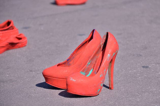 Protest against 30 years of Feminicides MEXICO CITY, MEXICO - JANUARY 11: A group of women join at Zocalo to take part during a protest with red-painted shoes to celebrate 30 years of feminicide in Mexico and demand justice to the Mexican government by missing victims on January 11, 20202 in Mexico City, Mexico  Copyright: xCarlosxTischlerx EYE_0563