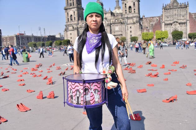 Protest against 30 years of Feminicides MEXICO CITY, MEXICO - JANUARY 11: A group of women join at Zocalo to take part during a protest with red-painted shoes to celebrate 30 years of feminicide in Mexico and demand justice to the Mexican government by missing victims on January 11, 20202 in Mexico City, Mexico  Copyright: xCarlosxTischlerx EYE_0624