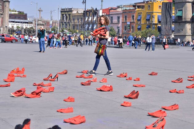 Protest against 30 years of Feminicides MEXICO CITY, MEXICO - JANUARY 11: A group of women join at Zocalo to take part during a protest with red-painted shoes to celebrate 30 years of feminicide in Mexico and demand justice to the Mexican government by missing victims on January 11, 20202 in Mexico City, Mexico  Copyright: xCarlosxTischlerx EYE_0630