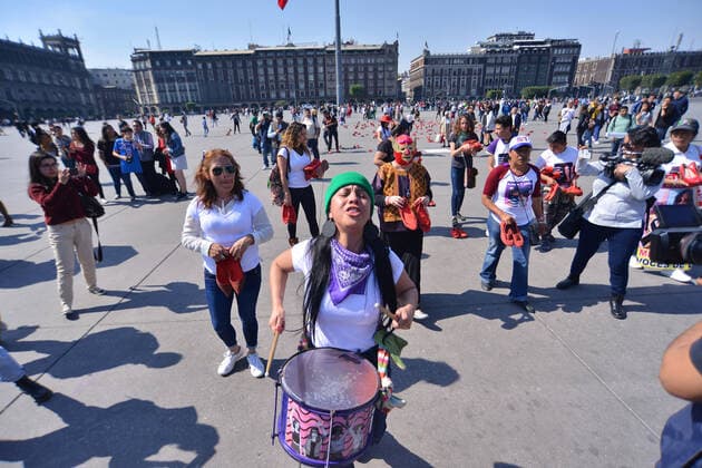 Protest against 30 years of Feminicides MEXICO CITY, MEXICO - JANUARY 11: A group of women join at Zocalo to take part during a protest with red-painted shoes to celebrate 30 years of feminicide in Mexico and demand justice to the Mexican government by missing victims on January 11, 20202 in Mexico City, Mexico  Copyright: xCarlosxTischlerx EYE_0717