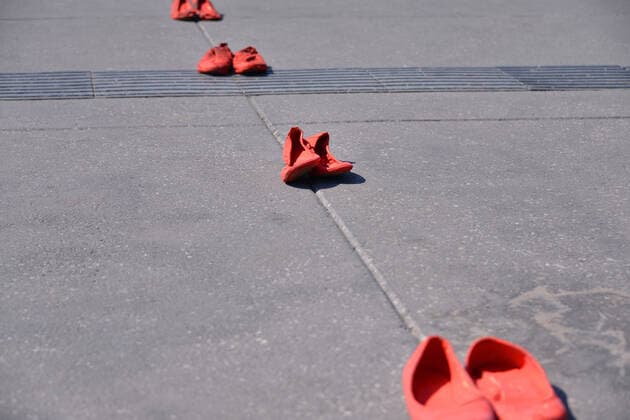 Protest against 30 years of Feminicides MEXICO CITY, MEXICO - JANUARY 11: A group of women join at Zocalo to take part during a protest with red-painted shoes to celebrate 30 years of feminicide in Mexico and demand justice to the Mexican government by missing victims on January 11, 20202 in Mexico City, Mexico  Copyright: xCarlosxTischlerx EYE_0749