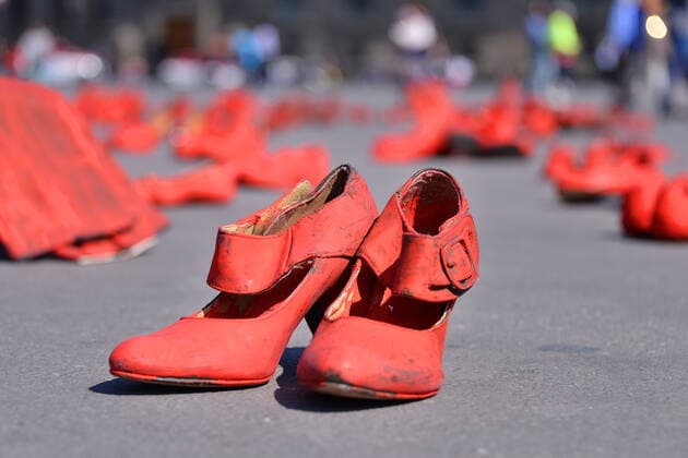 Protest against 30 years of Feminicides MEXICO CITY, MEXICO - JANUARY 11: A group of women join at Zocalo to take part during a protest with red-painted shoes to celebrate 30 years of feminicide in Mexico and demand justice to the Mexican government by missing victims on January 11, 20202 in Mexico City, Mexico  Copyright: xCarlosxTischlerx EYE_0832