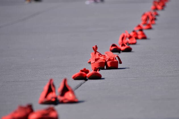 Protest against 30 years of Feminicides MEXICO CITY, MEXICO - JANUARY 11: A group of women join at Zocalo to take part during a protest with red-painted shoes to celebrate 30 years of feminicide in Mexico and demand justice to the Mexican government by missing victims on January 11, 20202 in Mexico City, Mexico  Copyright: xCarlosxTischlerx EYE_0787