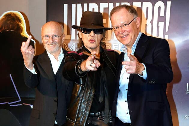 Dirk Roßmann, Udo Lindenberg und Stephan Weil bei der Premiere des Kinofilms Lindenberg! Mach dein Ding! im Astor Grand Cinema. Hannover, 11.01.2020 *** Dirk Roßmann, Udo Lindenberg and Stephan Weil at the premiere of the feature film Lindenberg Do your thing at Astor Grand Cinema Hanover, 11 01 2020 Foto:xC.xNiehausx xFuturexImage