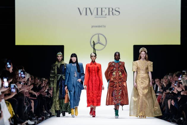 Entertainment Bilder des Tages (200113) -- BERLIN, Jan. 13, 2020 (Xinhua) -- Models present creations of South African designer Viviers during the Mercedes-Benz Fashion Week Autumn Winter 2020 in Berlin, capital of Germany, on Jan. 13, 2020. (Photo by Binh Truong Xinhua) GERMANY-BERLIN-MERCEDES-BENZ FASHION WEEK-SOUTH AFRICAN DESIGNERS 