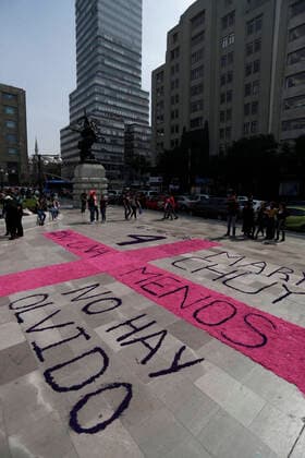 January 16, 2020 EUM20200116SOC09 JPG CIUDAD DE MEXICO, Feminicide Feminicidio Protesta As a protest, a pink cross was placed on the esplanade of the Palacio de Bellas Artes, as this January 16, 2020 marks the fourth anniversary of the femicide of Maria de Jesus Jaimes Zamudio, a student of the degree of Petroleum Engineering at the National Polytechnic Institute IPN Photo Agency EL UNIVERSAL Ivan Step  - ZUMAu78_ 20200116_zaf_u78_039 Copyright: xIvanxStephensx
