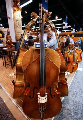 (200117) -- ANAHEIM, Jan. 17, 2020 -- A man visits the National Association of Music Merchants (NAMM) Show in Anaheim, the United States, Jan. 16, 2020. The 118-year-old NAMM Show, one of the world s biggest music industry trade shows, kicked off here on Thursday. The four-day event is expected to bring together at least 110,000 people and around 2,000 exhibiting companies from more than 120 countries and regions around the world, featuring more than 7,000 brands, cutting-edge industry education, as well as exclusive special events, concerts and experiences. ) US-ANAHEIM-NAMM SHOW-OPEN LixYing