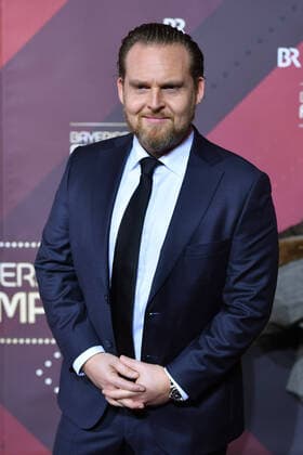 Axel STEIN Actor, single image, cut single motif, half figure, half figure 41 Bavarian Film Award 2019 Red Carpet, Red Carpet, on 17 01 2019 at the Prinzregententheater in Munich
