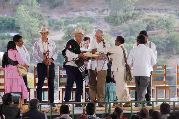 January 17, 2020 EUM20200117NAC20 JPG OAXACA, Oax PresidencyPresidencia AMLO 17 de enero de 2020 Alejandro Murat, gobernador de Oaxaca presidente Andres Manuel Lopez Obrador y Javier Jimenez, Secretario de Transportes, inauguran caminos rurales de San Antonio Sinicahua Foto Agencia EL UNIVERSALEELG  - ZUMAu78_ 20200117_zaf_u78_078 Copyright: xElxUniversalx