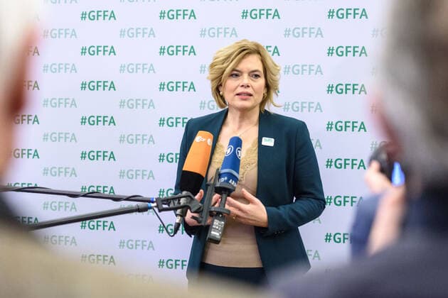 Berlin, Agrarministerkonferenz im Auswärtiges Amt Deutschland, Berlin - 18.01.2020: Im Bild ist Julia Klöckner (Bundesministerin für Ernährung, Landwirtschaft und Verbraucherschutz, cdu) während des Pressestatement zu sehen. Berlin Auswärtiges Amt Berlin Deutschland *** Berlin, Conference of Agriculture Ministers at the Federal Foreign Office Germany, Berlin 18 01 2020 The picture shows Julia Klöckner Federal Minister of Food, Agriculture and Consumer Protection, cdu during the press statement Berlin Federal Foreign Office Berlin Germany