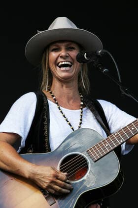 COLD CHISEL BLOOD MOON TOUR TAMWORTH, Kasey Chambers during Cold Chisel s The Blood Moon Tour 2020 concert at the Tamworth Country Music Festival, Sunday, 19 January 2020. ( NO ARCHIVING, EDITORIAL USE ONLY, NO USE IN BOOKS WITHOUT CONSENT TAMWORTH NSW AUSTRALIA  Copyright: xPETERxLORIMERx 20200119001443068218