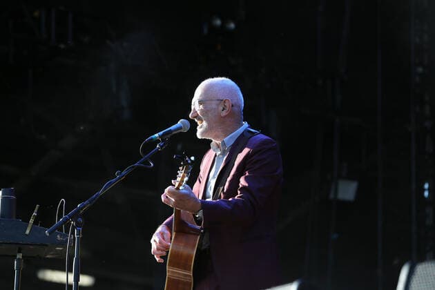 COLD CHISEL BLOOD MOON TOUR TAMWORTH, Paul Kelly during Cold Chisel s The Blood Moon Tour 2020 concert at the Tamworth Country Music Festival, Sunday, 19 January 2020. ( NO ARCHIVING, EDITORIAL USE ONLY, NO USE IN BOOKS WITHOUT CONSENT TAMWORTH NSW AUSTRALIA  Copyright: xPETERxLORIMERx 20200119001443087060