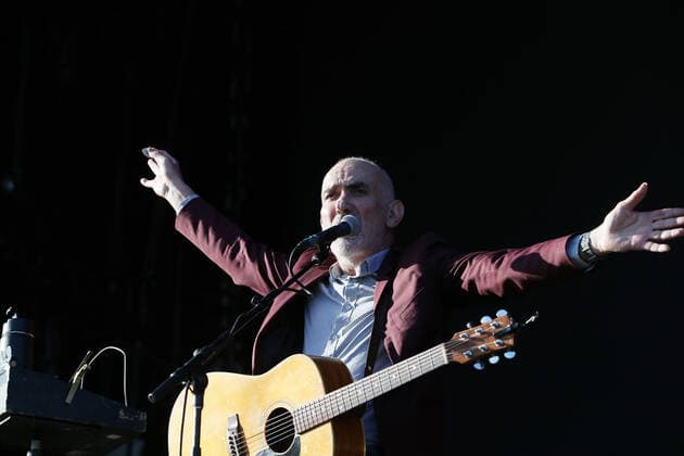 COLD CHISEL BLOOD MOON TOUR TAMWORTH, Paul Kelly during Cold Chisel s The Blood Moon Tour 2020 concert at the Tamworth Country Music Festival, Sunday, 19 January 2020. ( NO ARCHIVING, EDITORIAL USE ONLY, NO USE IN BOOKS WITHOUT CONSENT TAMWORTH NSW AUSTRALIA  Copyright: xPETERxLORIMERx 20200119001443087305