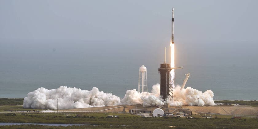Bilder des Jahres 2020, News 01 Januar News Themen der Woche KW03 News Bilder des Tages A SpaceX Falcon 9 rocket boosts the Crew Dragon spacecraft for NASA on a Launch Abort Test at 10:30 AM from Complex 39A at the Kennedy Space Center, Florida on Sunday, January 19, 2020. SpaceX conducted the test as a final measure to assure safety for future crewed missions to the International Space Station.  KSP20200119008 JOExMARINOx-xBILLxCANTRELL