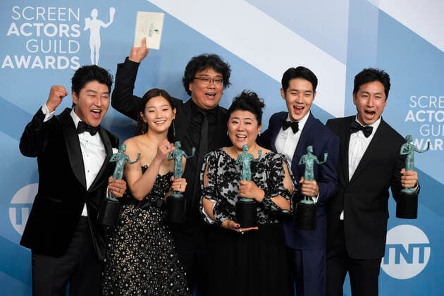 Bilder des Jahres 2020, Entertainment 01 Januar Entertainment Themen der Woche KW03 Entertainment Bilder des Tages January 19, 2020, Los Angeles, California, USA: The cast of Parasite including director BONG JOON-HO in the Press Room during the 26th Annual Screen Actors Guild Awards, held at The Shrine Expo Hall. Los Angeles USA - ZUMAz03_ 20200119_zbp_z03_211 Copyright: xKevinxSullivanx
