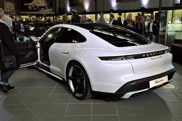 The Taycan is a battery-electric sports car of the automobile manufacturer Porsche It was presented to the public on September 4, 2019 and is available in the Turbo and Turbo S versions The range of the E Mobil Porsche all-wheel drive is sufficient for over 300 kilometers of driving distance Photo Porsche Taycan Turbo