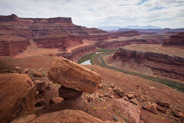 Balancing rock & Colorado River Canyonlands National Park Utah, USA CR_JOAZ191030-234742-01