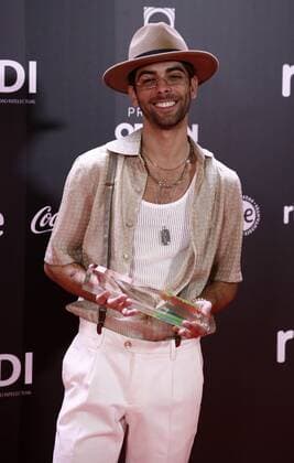 Spanish singer Don Patricio poses after receiving the Best Singer award for Contando Colores (Counting Colours) during the Odeon Music Awards gala at the Royal Theater in Madrid, Spain, 20 January 2020. The Odeon awards honor the best Spanish albums and singers of the previous year. Odeon Music Awards Gala in Madrid !ACHTUNG: NUR REDAKTIONELLE NUTZUNG!  Copyright: xJavierxLopezx GRAF5205 20200121-637151645079929105
