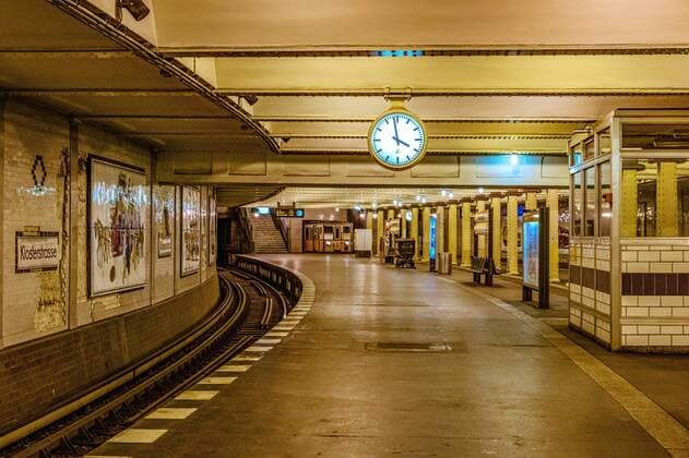 Berlin, underground station Klosterstrasse Platform at the empty underground station Klosterstrasse Berlin, Berlin, Germany, 31 08 2019 Copyright: JOKER HadyxKhandani JOKER190831531006