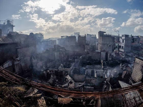 Bilder des Jahres 2020, News 01 Januar News Themen der Woche KW04 News Bilder des Tages (200123) -- MANILA, Jan. 23, 2020 -- Charred houses are seen after a fire at a residential area in Manila, the Philippines, Jan. 23, 2020. More than 75 houses were razed in the fire. ) PHILIPPINES-MANILA-RESIDENTIAL FIRE-AFTERMATH ROUELLExUMALI 