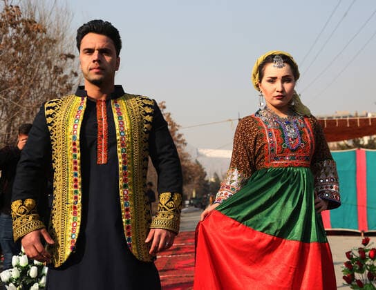 (200123) -- KABUL, Jan. 23, 2020 (Xinhua) -- Models present traditional costumes during a street fashion show in Kabul, Afghanistan, Jan. 23, 2020. (Xinhua Rahmatullah Alizadah) AFGHANISTAN-KABUL-FASHION SHOW 
